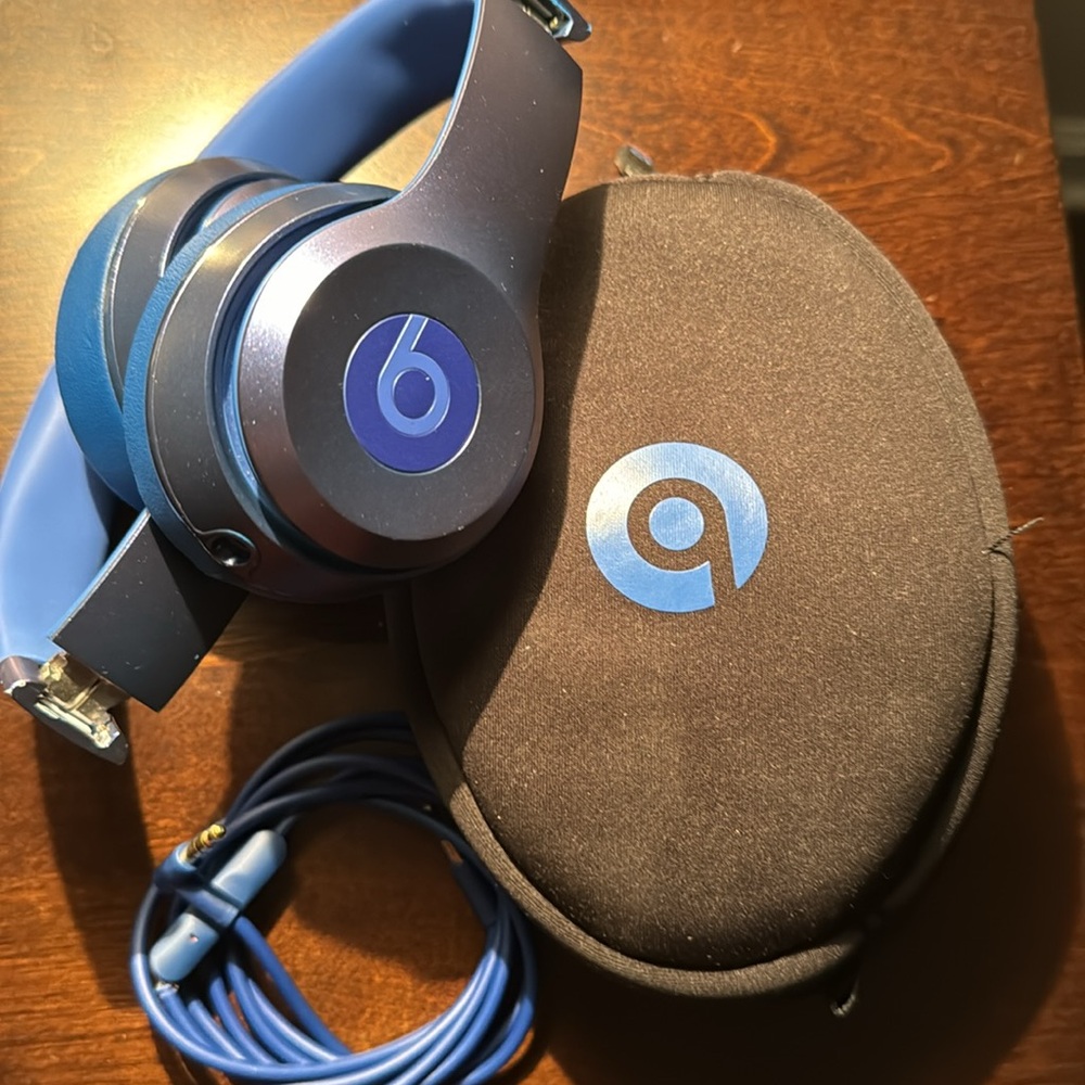 BEATS… on ear Royal Blue